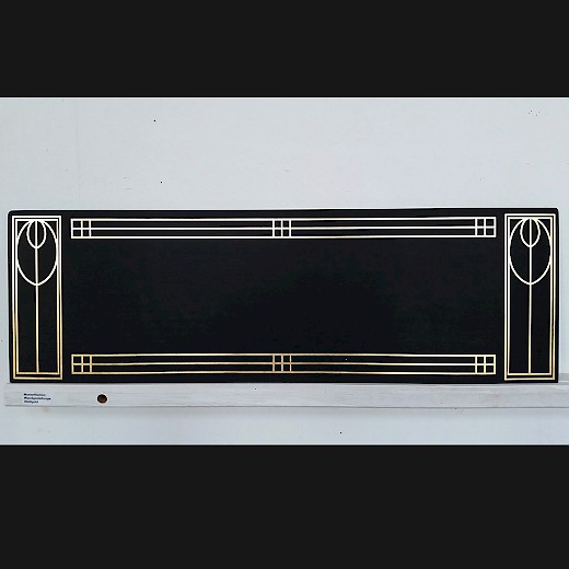 Das Muster einer Notenpultplatte mit Jugendstil-Ornament in Reinem Gold 24 Karat